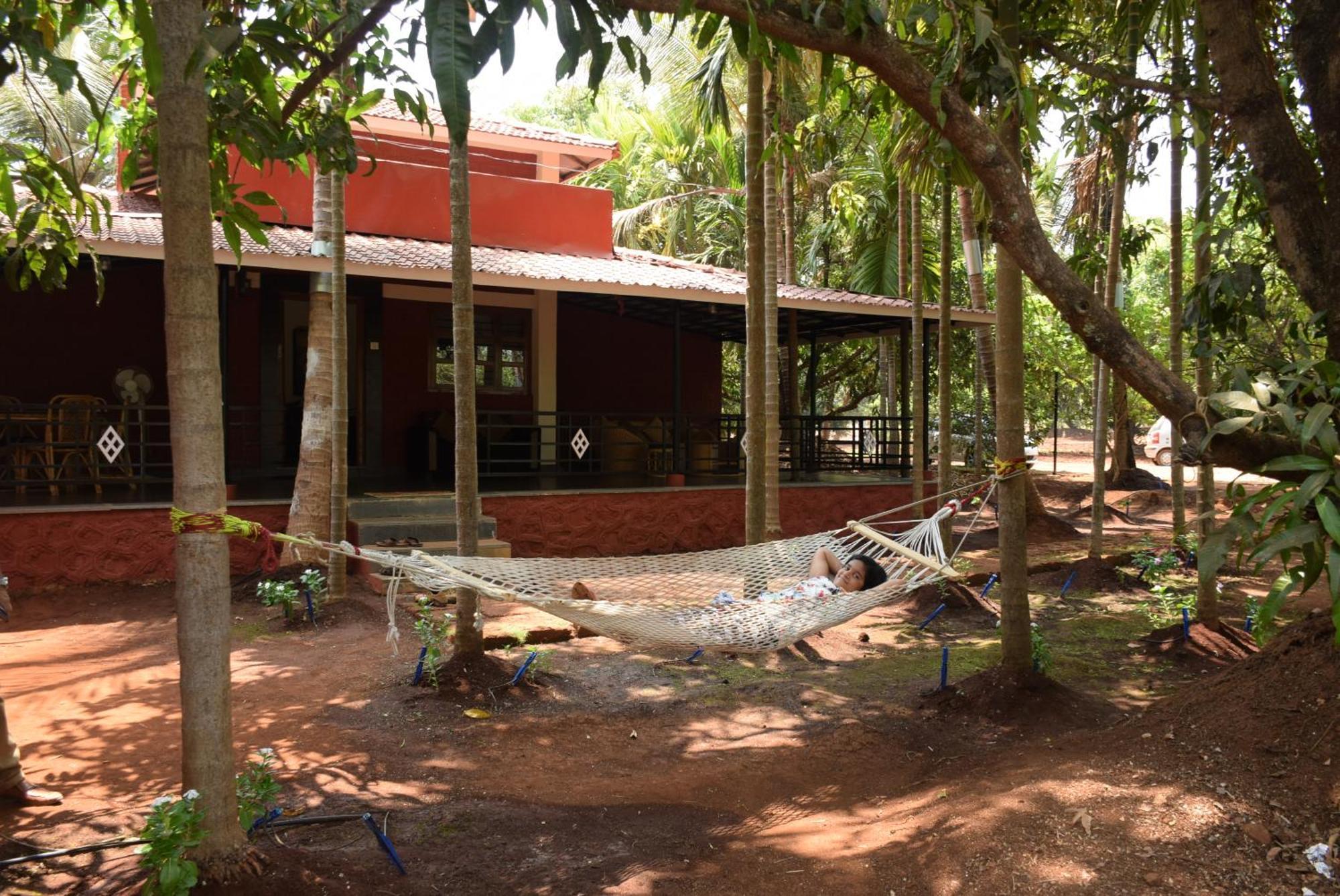 Red Roof Farmhouse Villa Chiplun Bagian luar foto