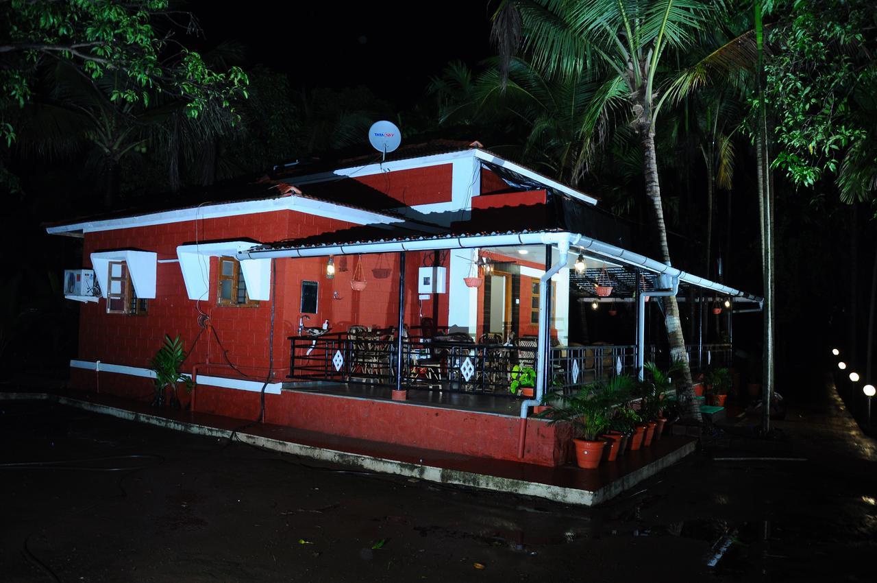 Red Roof Farmhouse Villa Chiplun Bagian luar foto